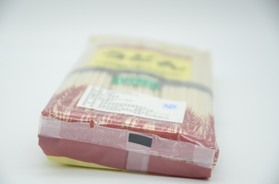 le tagliatelle asciutte di Soba del Udon di stile giapponese 400g in tondo modellano il colore bianco